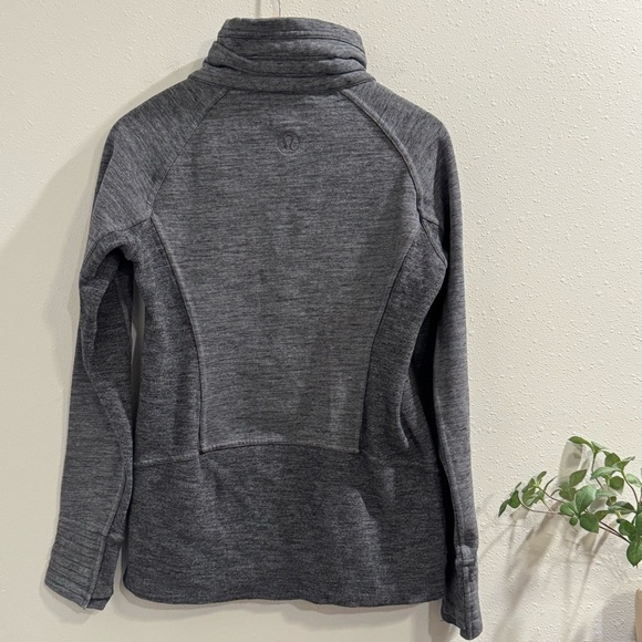 Lululemon Size 8 Heathered Core Dark Gray Radiant Jacket II Full Zip Cozy Comfy - Picture 2 of 7